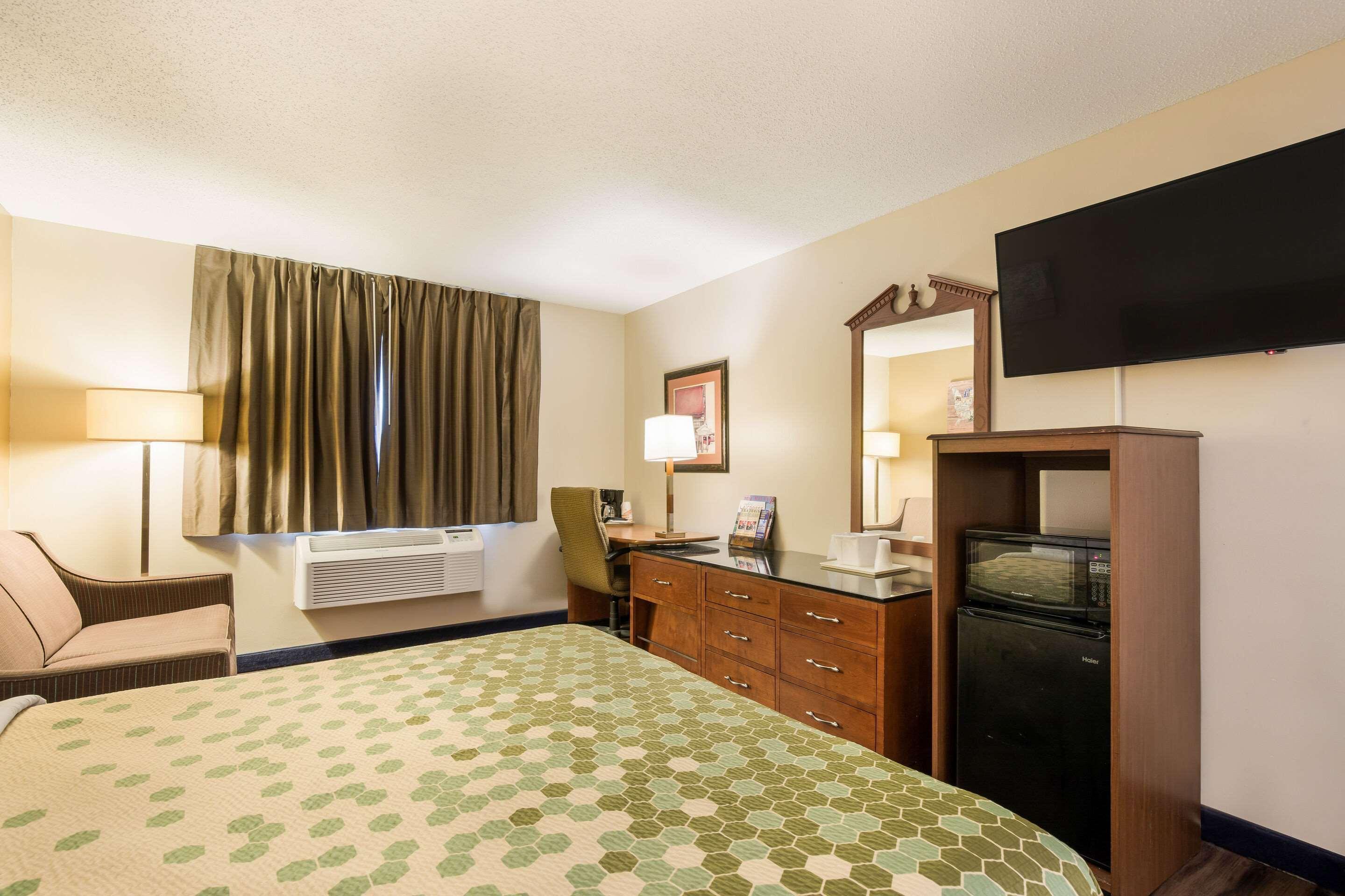 Econo Lodge Lake Mills Eksteriør bilde