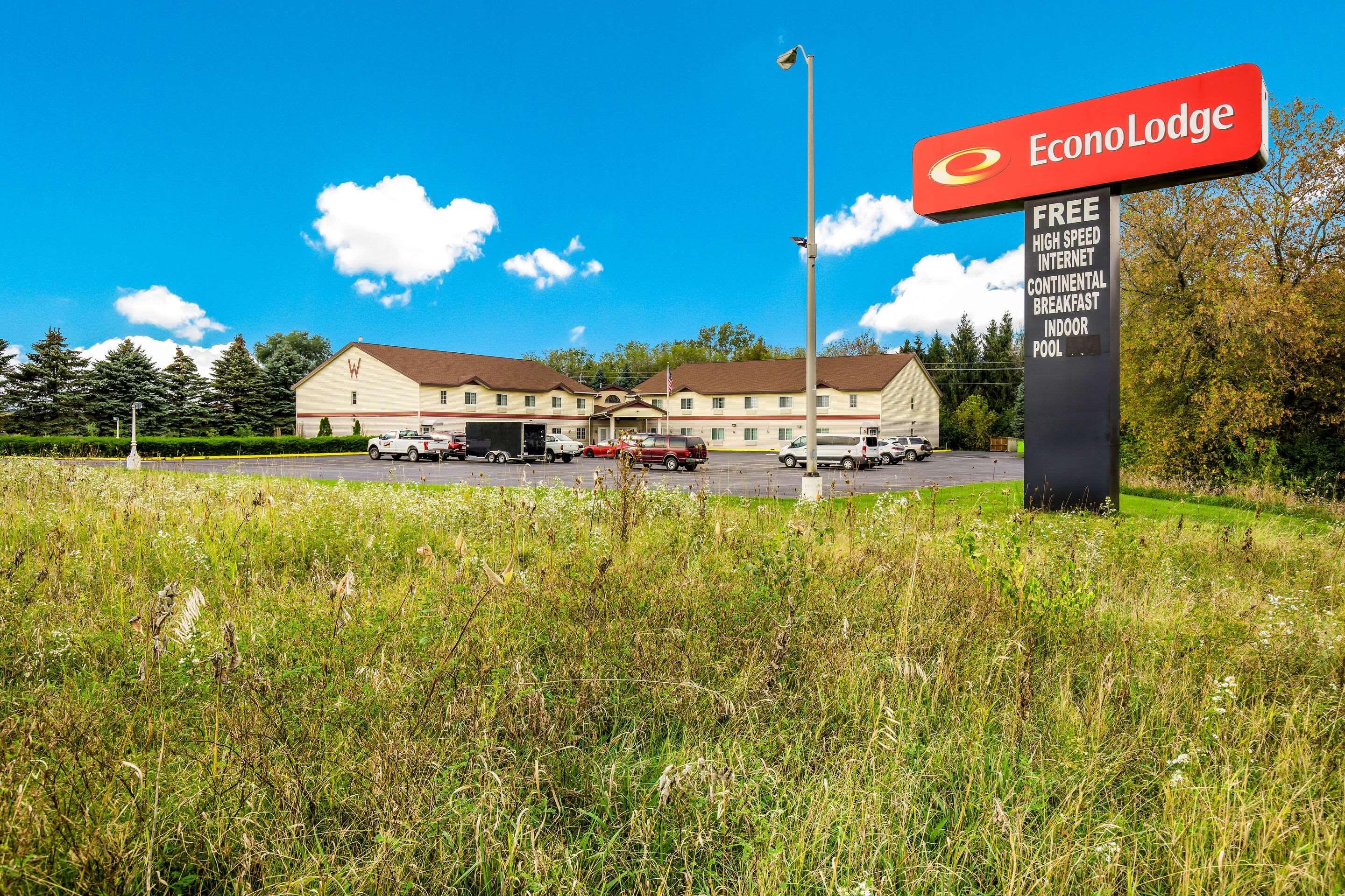 Econo Lodge Lake Mills Eksteriør bilde