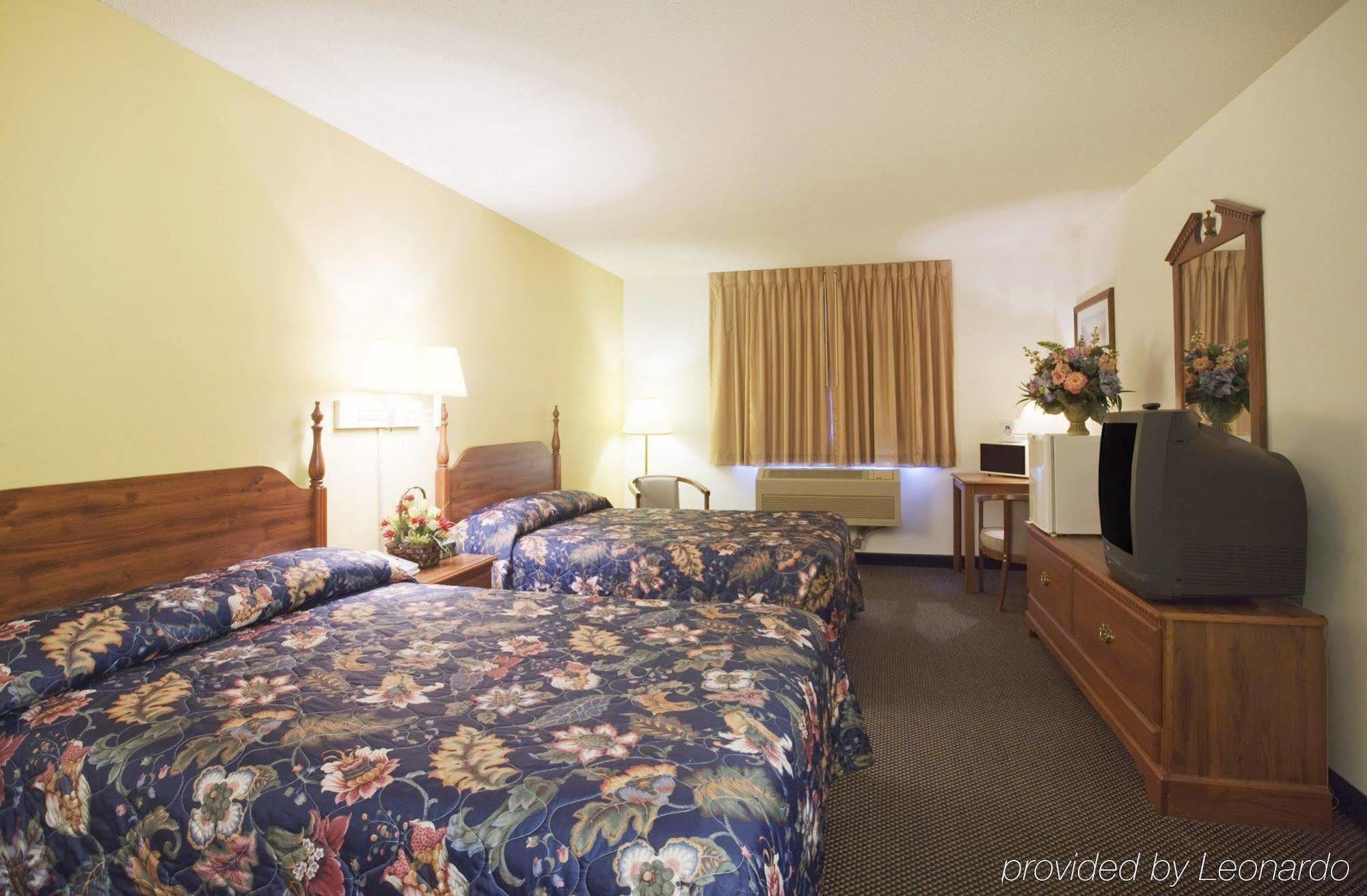 Econo Lodge Lake Mills Eksteriør bilde