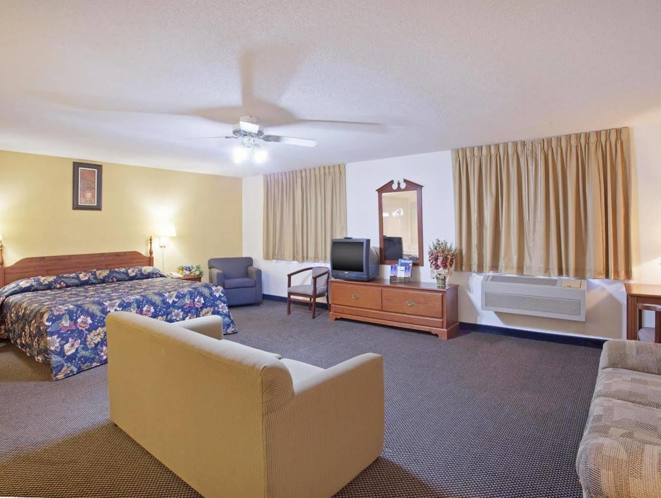 Econo Lodge Lake Mills Eksteriør bilde