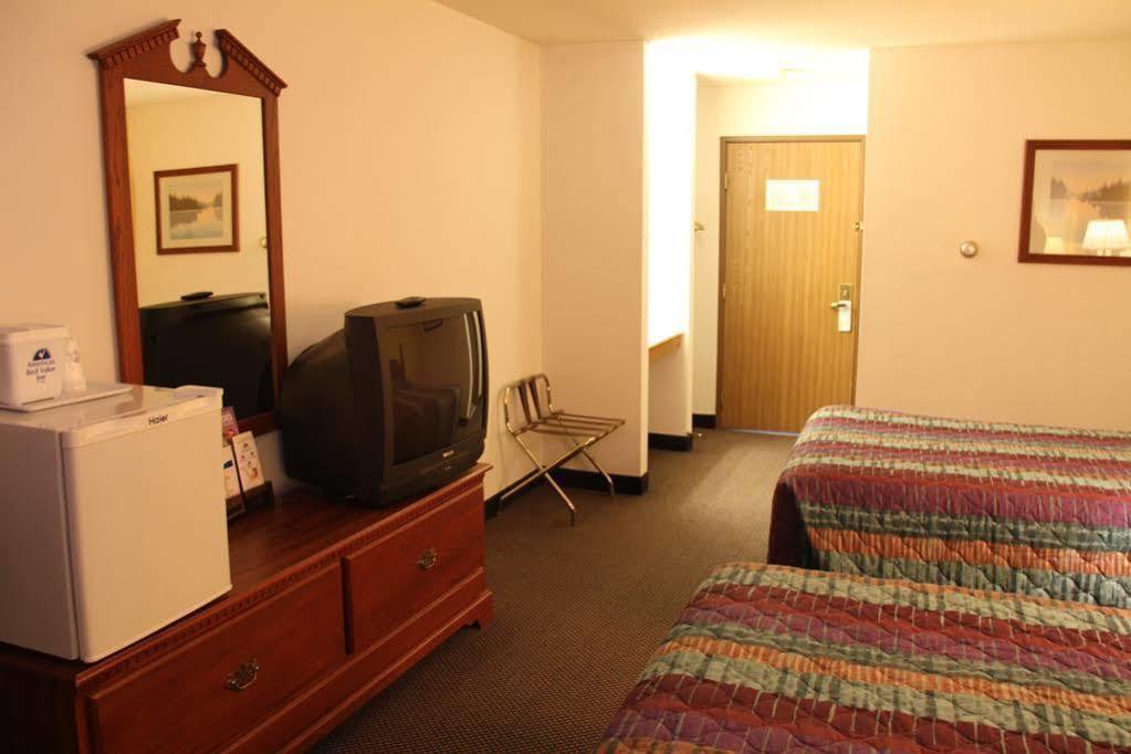 Econo Lodge Lake Mills Eksteriør bilde